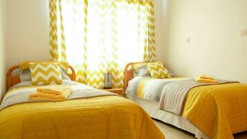 2 bedrooms, iron/ironing board, internet, bed sheets