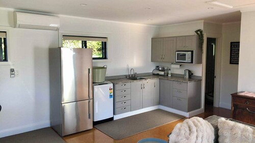 Redwood Cottage - Essential Comfort