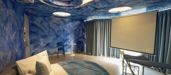 Love in the Atlantis Hotel