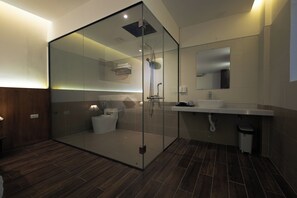 Classic Studio, City View | Bathroom | Combined shower/tub, hair dryer, towels, soap