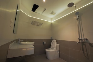 Classic Studio, City View | Bathroom | Combined shower/tub, hair dryer, towels, soap