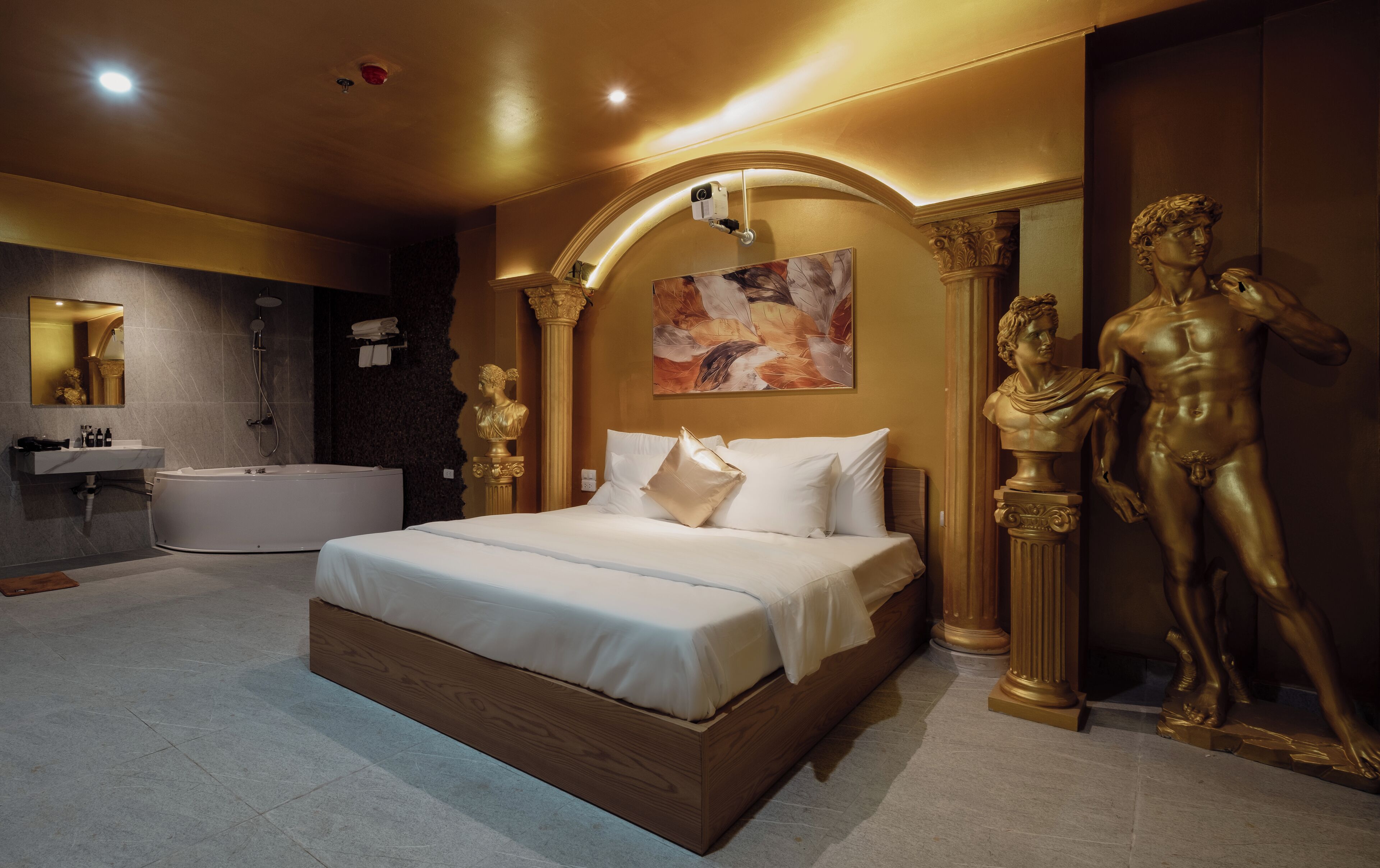 Espacio para trabajar con laptop y wifi gratis 