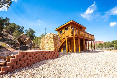 Tiny home with panoramic views & excellent stargazing