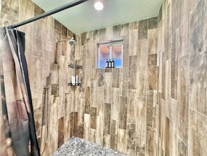 Shower, hair dryer, towels, shampoo - Tiny home with panoramic views & excellent stargazing (Kanab)