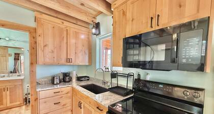 Tiny home with panoramic views & excellent stargazing