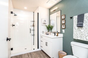 Bathroom - 1 BR, Coffee Bar, Hot Tub, Gym (Boise)
