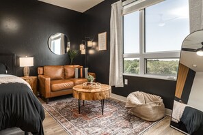 デスク、アイロン / アイロン台、WiFi、ベッドシーツ