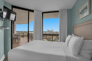 2 bedrooms, iron/ironing board, free WiFi, bed sheets - Surfside 609 | Renovated Gulf Front Condo with Wraparound Balcony! | Pickleball! |2 PM Check in! Royal Palm Grille on Site! | Amenities Galore! Large Pool and Hot Tub | Walk to Whale's Tail (Miramar Beach)