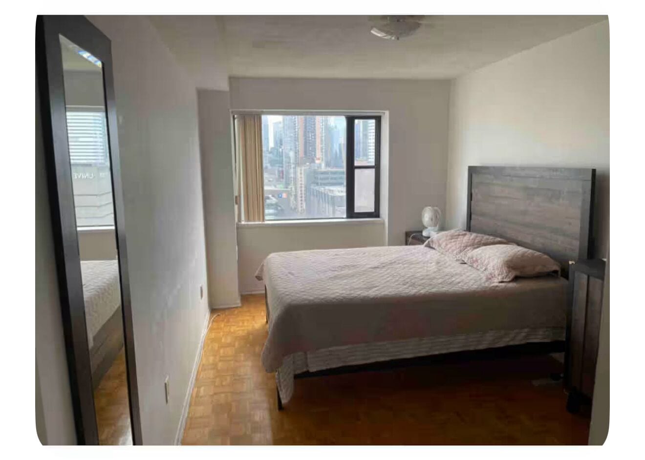 1 غرفة نوم ومكواة/لوح كي وخدمة الإنترنت وملاءات أسرّة