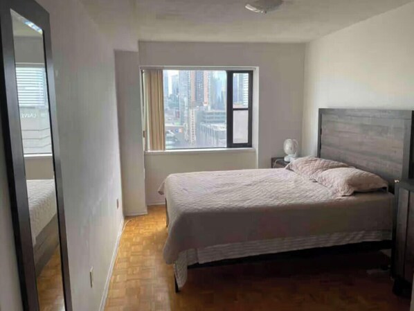 1 bedroom, iron/ironing board, internet, bed sheets