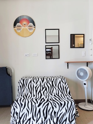 Room, 1 Bedroom, Balcony, Garden View | 1 bedroom