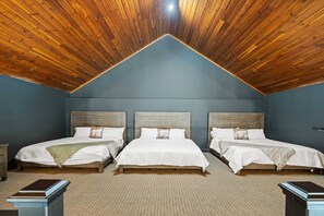 Iron/ironing board, free WiFi, bed sheets, wheelchair access