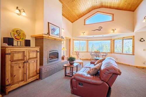 Family Mountain Retreat Near Lake Wenatchee & Stevens Pass