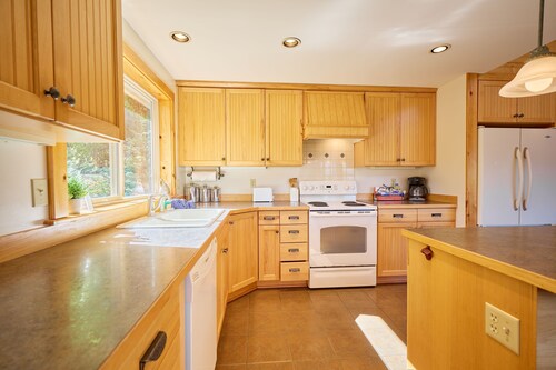 Located in the Prestigious Kahler Glen Golf & Ski Resort