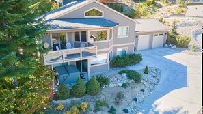 Exterior - Hot Tub - Views- Golf -XC Skiing Trails (Leavenworth)