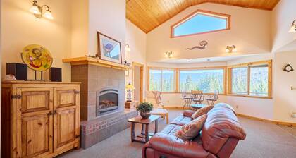 Located in the Prestigious Kahler Glen Golf & Ski Resort