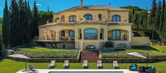 8 bedroom luxury villa + sea, golf course and mountain views