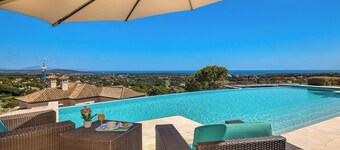 SOTOGRANDE Villa de lujo, 8 dormitorios, vistas al mar, campo de golf y montaña