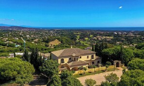 Exterior - 8 bedroom luxury villa + sea, golf course and mountain views (Sotogrande)