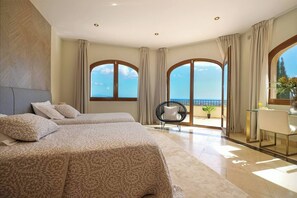 8 bedrooms, iron/ironing board, WiFi, bed sheets