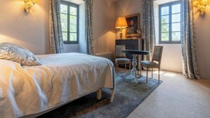 5 bedrooms, iron/ironing board, internet - Charming former farm with a swimming pool (Labeaume)