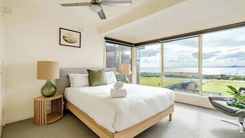 4 bedrooms, WiFi, bed sheets