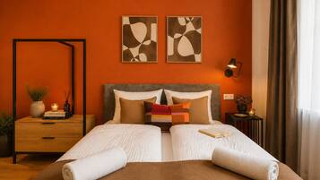 1 Schlafzimmer, Schreibtisch, Bügeleisen/Bügelbrett, Reisekinderbett