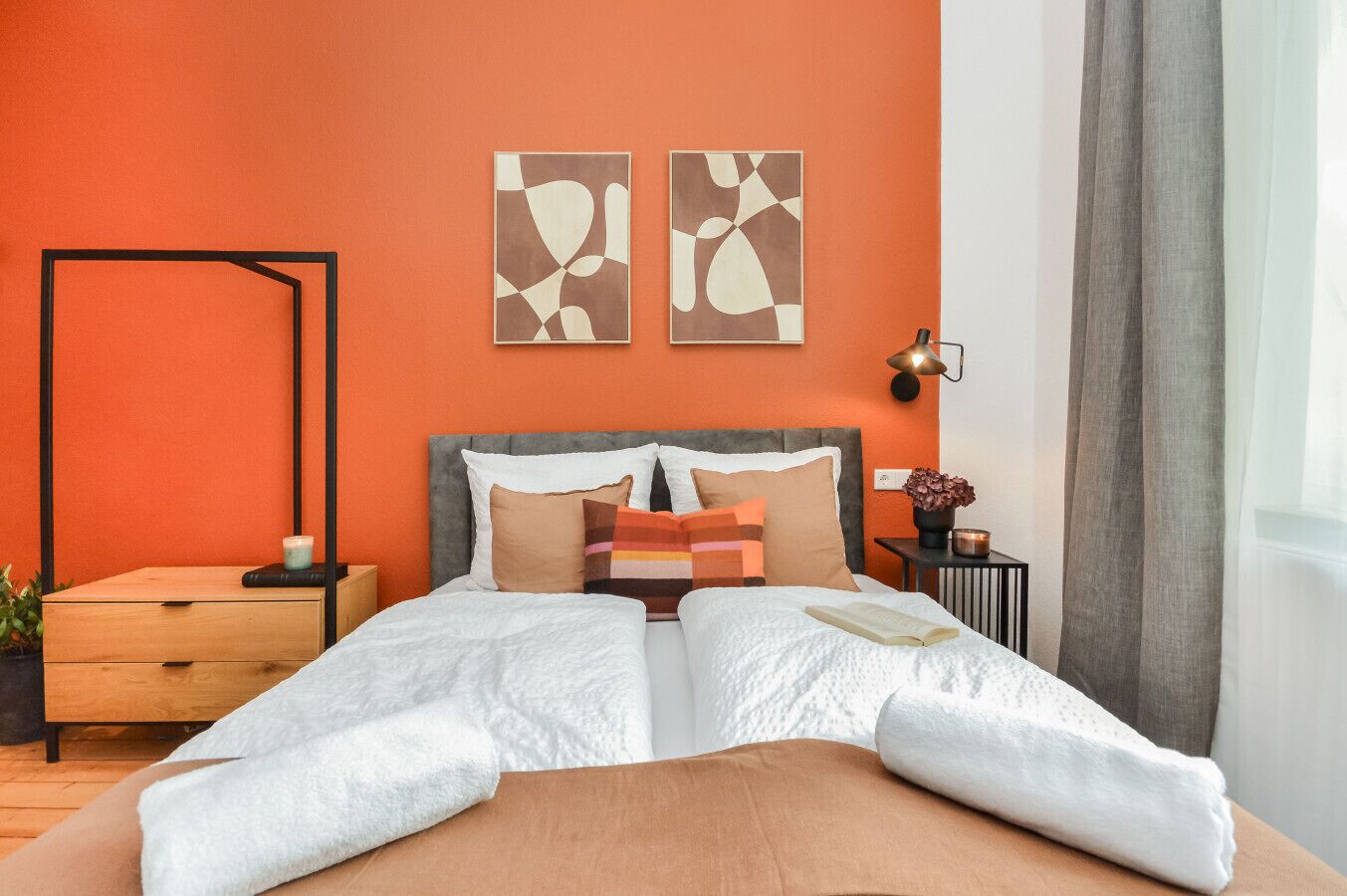 1 Schlafzimmer, Schreibtisch, Bügeleisen/Bügelbrett, Reisekinderbett