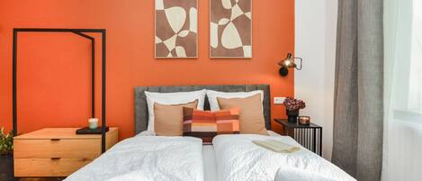 1 Schlafzimmer, Schreibtisch, Bügeleisen/Bügelbrett, Reisekinderbett