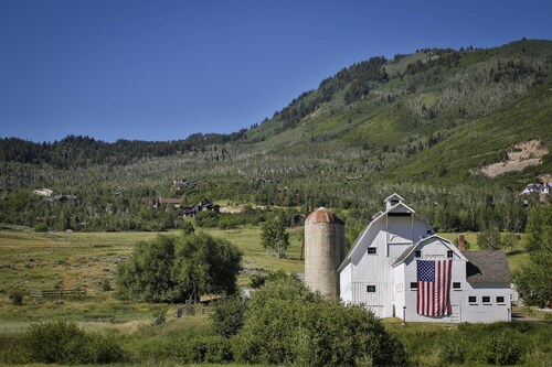Group of 40? 4 Side-by-Side Homes, Walk to Park City Mountain & Main, Hot Tubs