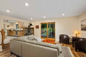 Unclassified image, 4 of 45, button