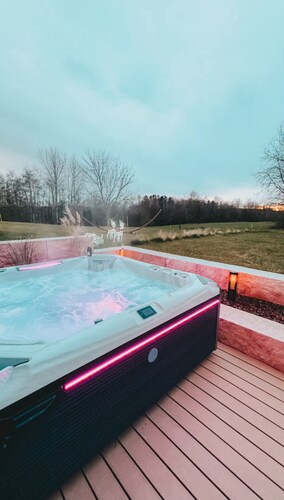 Exklusives Whirpool Apartment & Bergblick