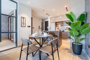 Dining - Close to Miracle Garden, Dubai Autodrome, and Sports City, Steps from JVT Community Park (Dubai)