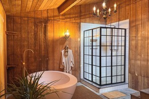 Towels - Pet-Friendly Ski, Swim & Relax Poconos Getaway (Pocono Pines)