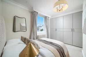 3 Schlafzimmer, Schreibtisch, Bügeleisen/Bügelbrett, Internetzugang