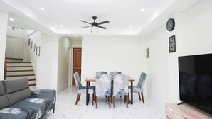 Unclassified image, 5 of 84, button - Room-luxurious Double Deluxe With Wifi n (Lucena)