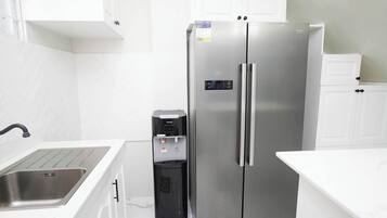 Room, 1 Bedroom, Terrace, Garden View | Private kitchen