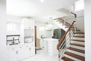 Room, 1 Bedroom, Terrace, Garden View | Interior