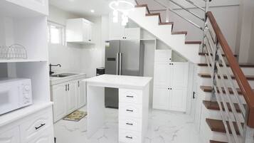 Room, 1 Bedroom, Terrace, Garden View | Interior