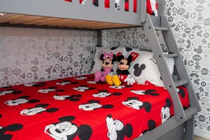 2 bedrooms, iron/ironing board, travel cot, free WiFi