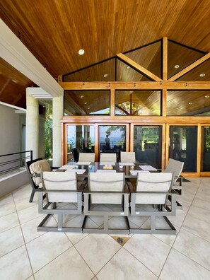 Villa, 3 camere da letto, fumatori, balcone | Ristorazione all'aperto