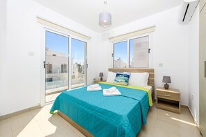 3 عدّة غرف نوم وملاءات أسرّة