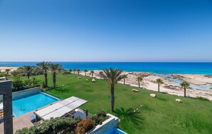 Pool - Vivo Mare Panorama Beachfront Villa (Ayia Napa)