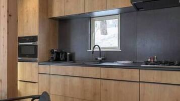 Réfrigérateur, micro-ondes, lave-vaisselle, cafetiÚre/bouilloire