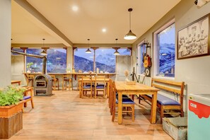 Breakfast, lunch and dinner served - Utpala House By Lifestyle (Lahul)