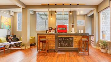 Breakfast, lunch and dinner served