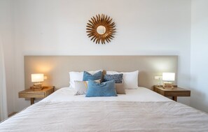 2 slaapkamers, een strijkplank/strijkijzer, reisbedje, gratis wifi