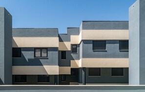 Exterior - Contemporary 3-Bedroom Apartment in Oasis 325 (Estepona)