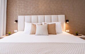 3 bedrooms, iron/ironing board, free WiFi, bed sheets - Contemporary 3-Bedroom Apartment in Oasis 325 (Estepona)