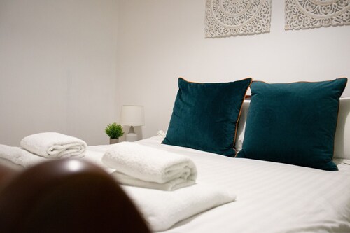 Telford Centre - 2 Bed Apartment